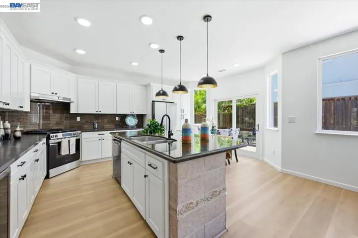 112 Ridgepoint Ct, Hercules, California 94547