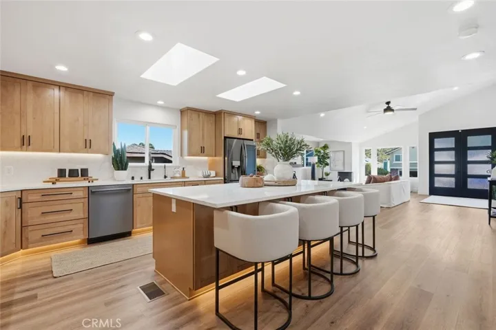1040 Capistrano Court, San Luis Obispo, California 93405