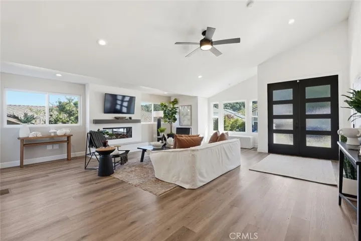 1040 Capistrano Court, San Luis Obispo, California 93405