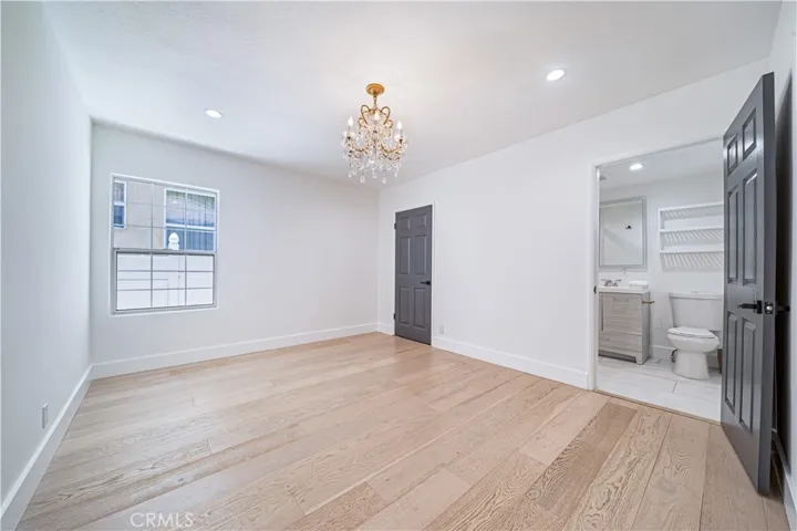 5143 Newcastle, Encino, California 91316
