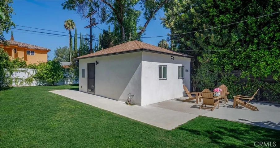 5143 Newcastle, Encino, California 91316