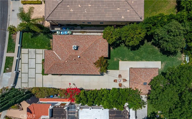 5143 Newcastle, Encino, California 91316