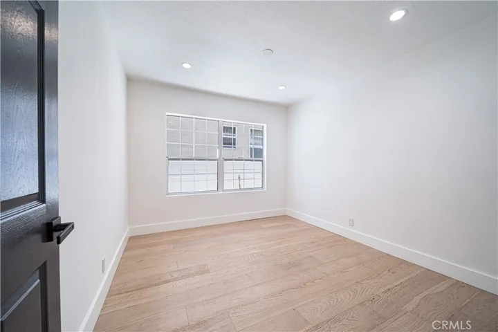 5143 Newcastle, Encino, California 91316