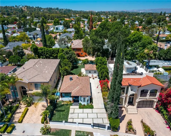5143 Newcastle, Encino, California 91316