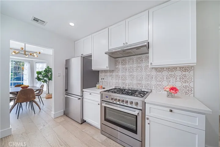 5143 Newcastle, Encino, California 91316