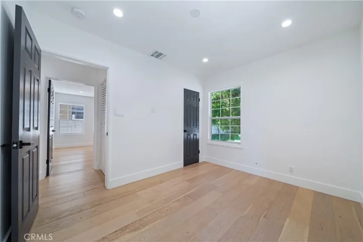 5143 Newcastle, Encino, California 91316