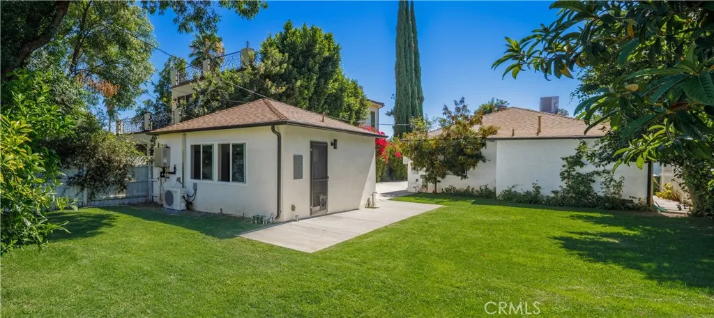 5143 Newcastle, Encino, California 91316