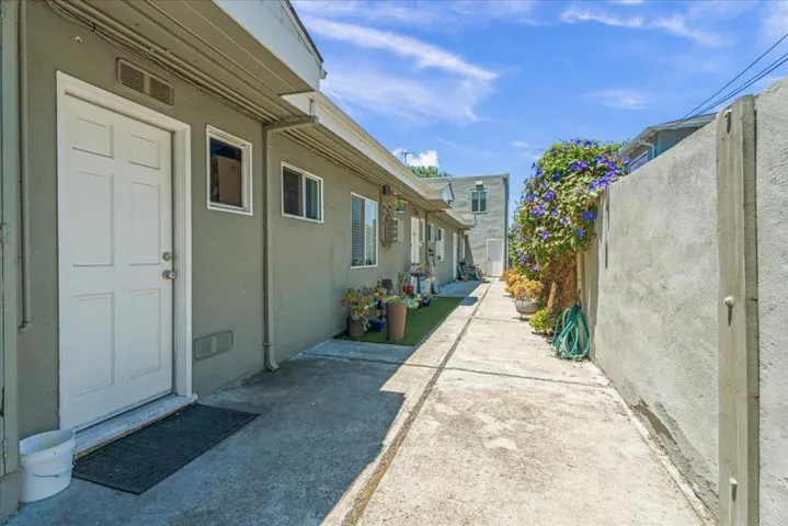 1129 Willow Road, Menlo Park, California 94025 — photo 5