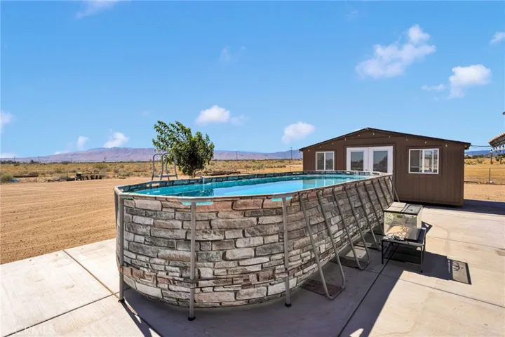 10521 3rd, Hesperia, California 92345