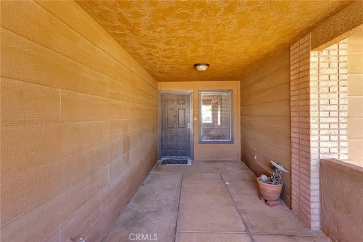 10521 3rd, Hesperia, California 92345