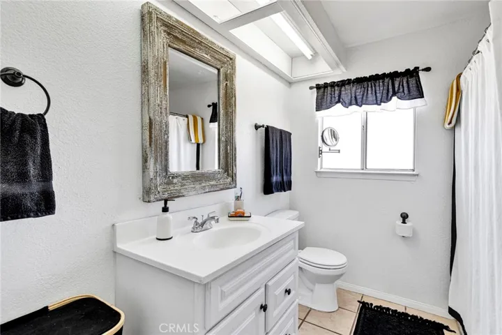 10521 3rd, Hesperia, California 92345