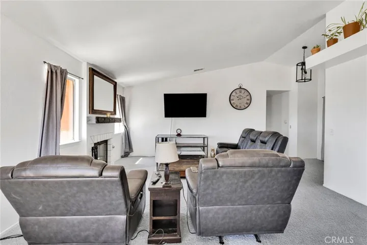 10521 3rd, Hesperia, California 92345
