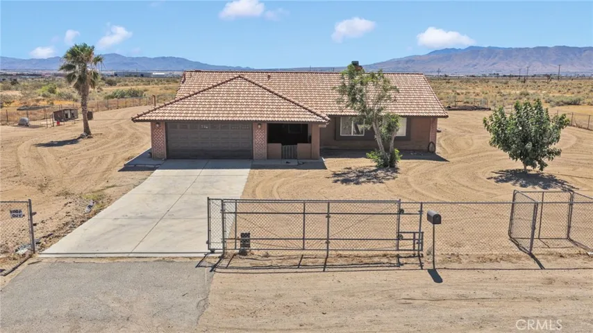 10521 3rd, Hesperia, California 92345
