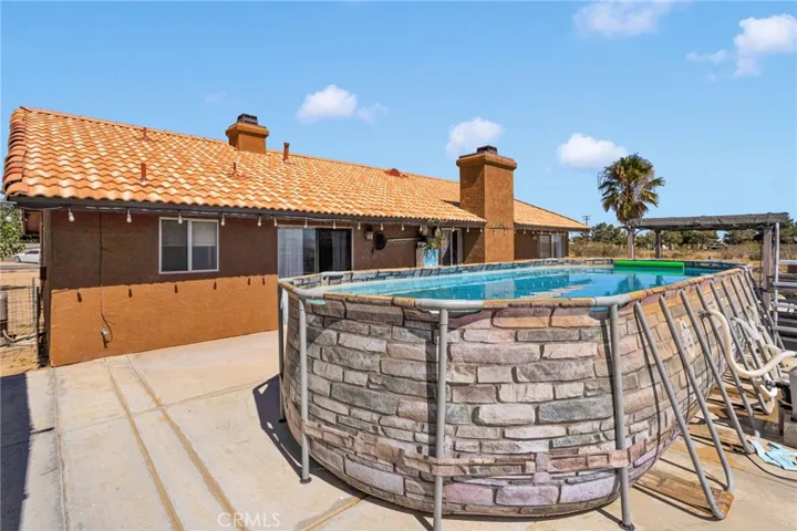 10521 3rd, Hesperia, California 92345