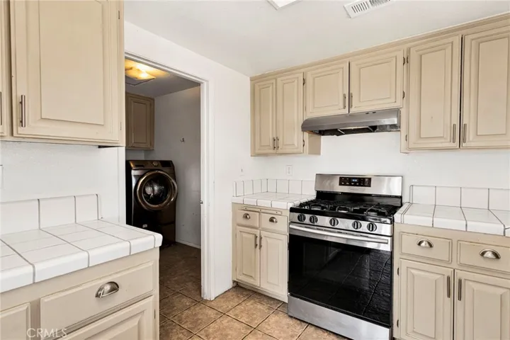10521 3rd, Hesperia, California 92345