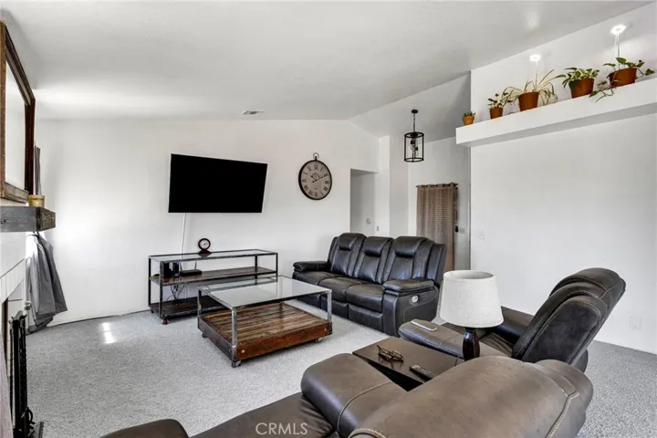 10521 3rd, Hesperia, California 92345