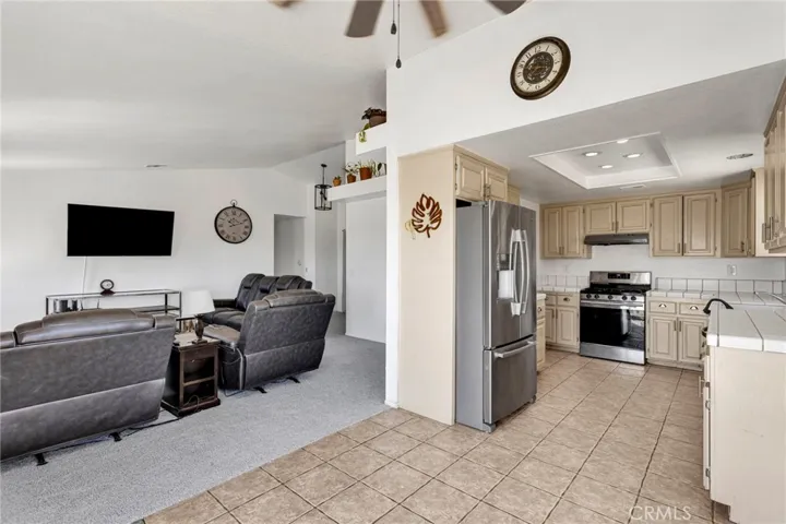 10521 3rd, Hesperia, California 92345