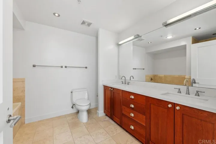 700 W E Street 801, San Diego, California 92101