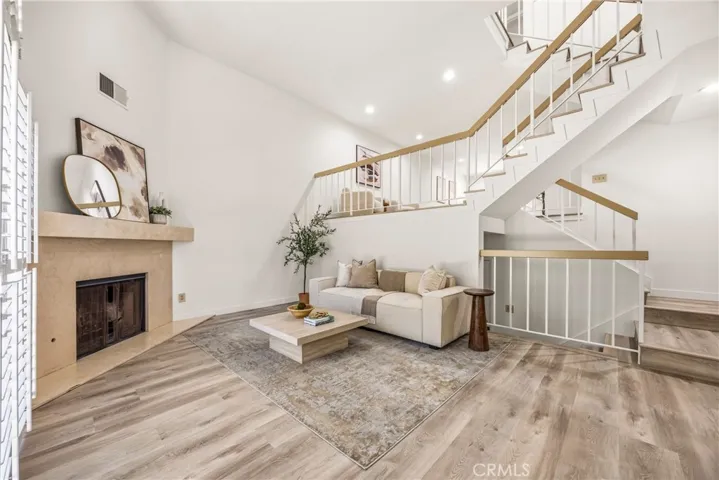 1931 E Huntington Dr F, Duarte, California 91010