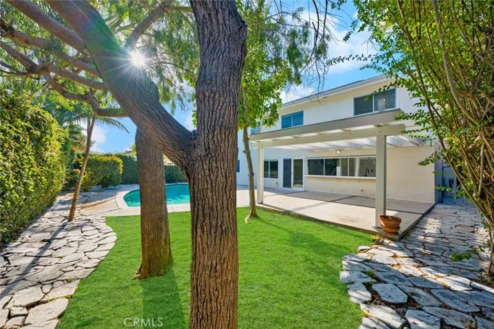 9882 Kings Canyon Drive, Huntington Beach, California 92646