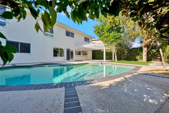 9882 Kings Canyon Drive, Huntington Beach, California 92646