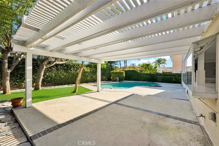 9882 Kings Canyon Drive, Huntington Beach, California 92646