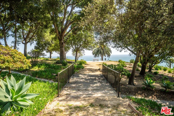 17352 W Sunset Boulevard 606, Pacific Palisades, California 90272