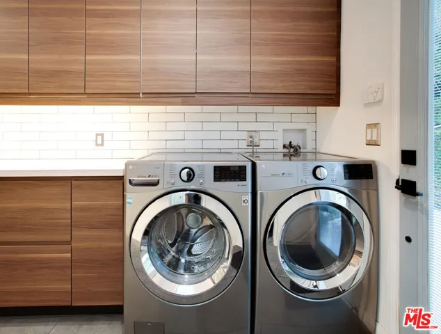 washer/dryer backdoor