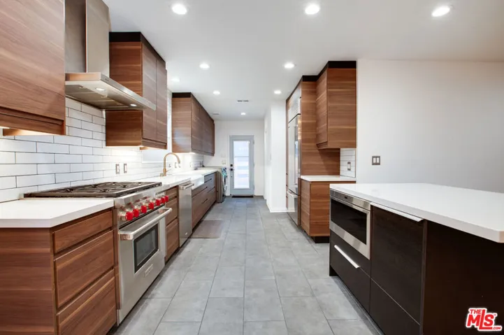 galley kitchen