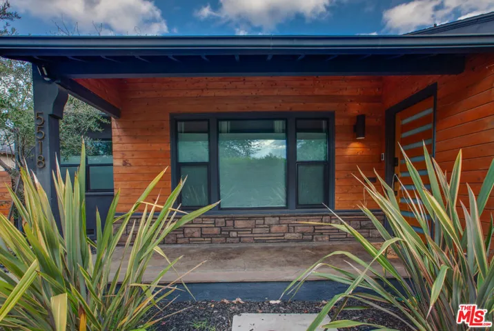 5518 Carpenter Avenue, Valley Village, California 91607