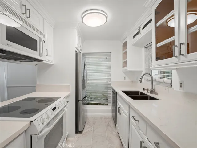 18411 Hatteras Street 138, Tarzana, California 91356