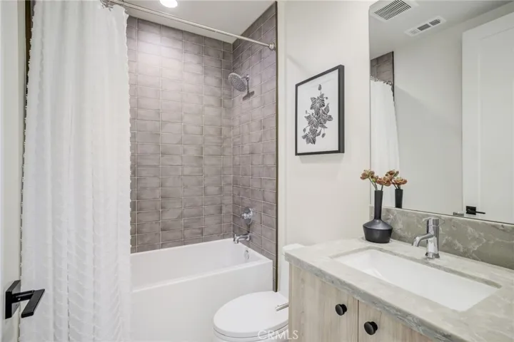 3rd Floor - Bathroom
