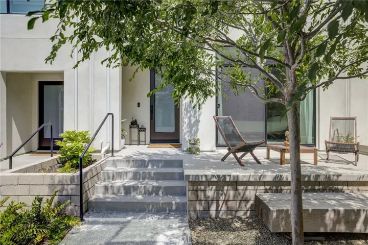 Exterior - Front Door + Community Area
