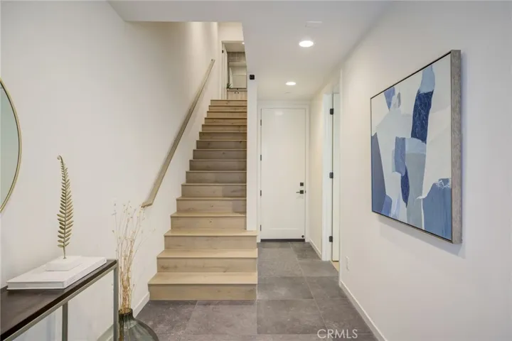 1st Floor - Entry / Foyer