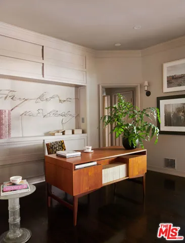 7475 Hillside Avenue, Los Angeles, California 90046