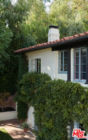 7475 Hillside Avenue, Los Angeles, California 90046