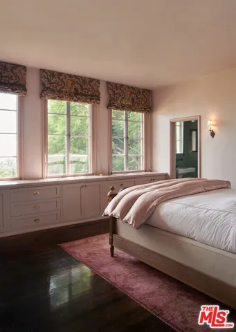 7475 Hillside Avenue, Los Angeles, California 90046