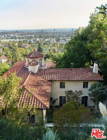 7475 Hillside Avenue, Los Angeles, California 90046