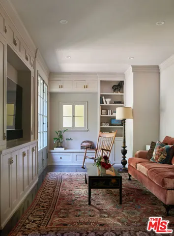 7475 Hillside Avenue, Los Angeles, California 90046