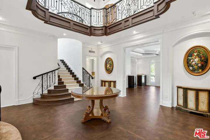 520 N Palm Drive, Beverly Hills, California 90210