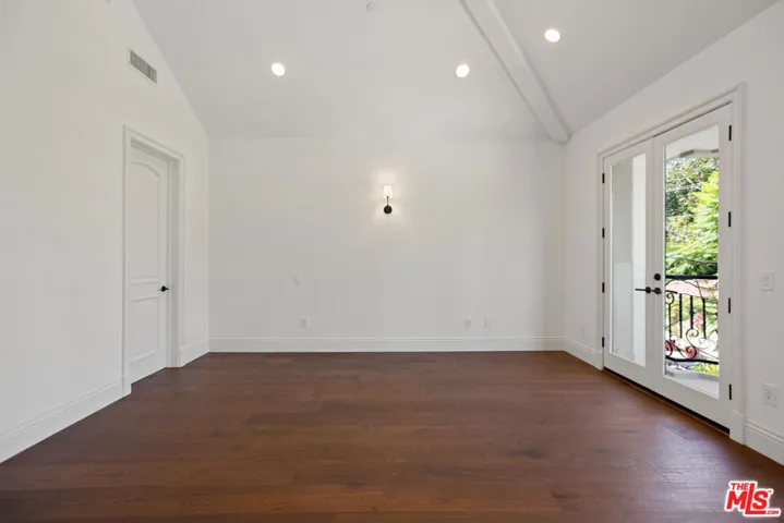 520 N Palm Drive, Beverly Hills, California 90210