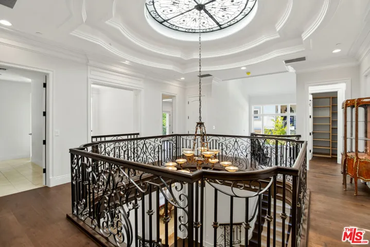 520 N Palm Drive, Beverly Hills, California 90210