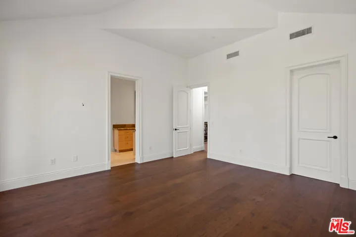 520 N Palm Drive, Beverly Hills, California 90210