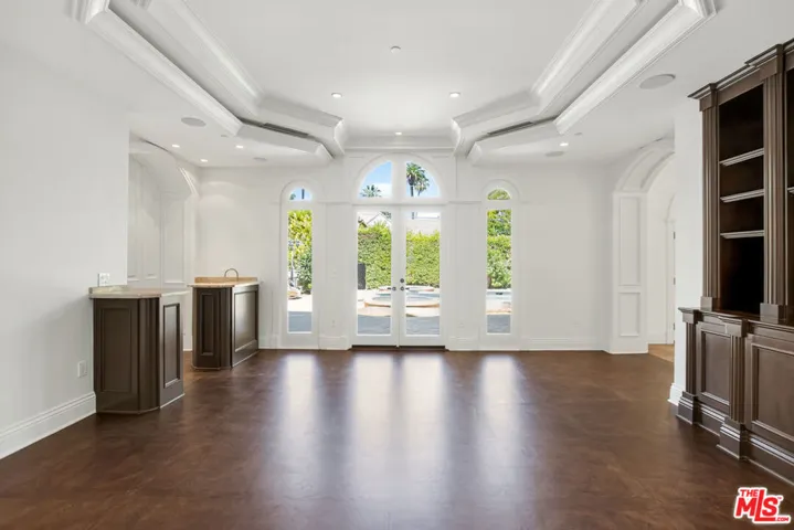 520 N Palm Drive, Beverly Hills, California 90210