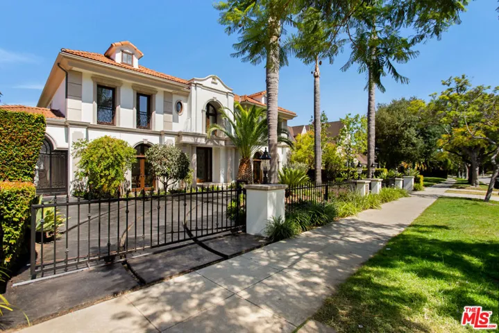 520 N Palm Drive, Beverly Hills, California 90210