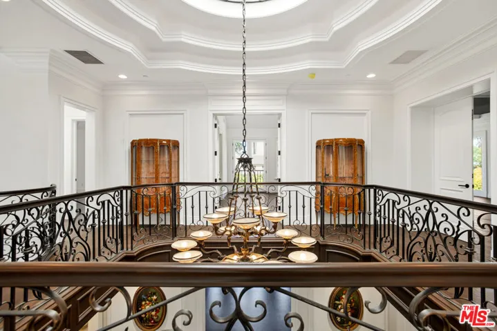 520 N Palm Drive, Beverly Hills, California 90210