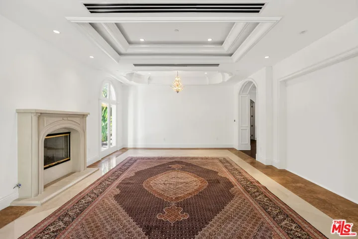 520 N Palm Drive, Beverly Hills, California 90210