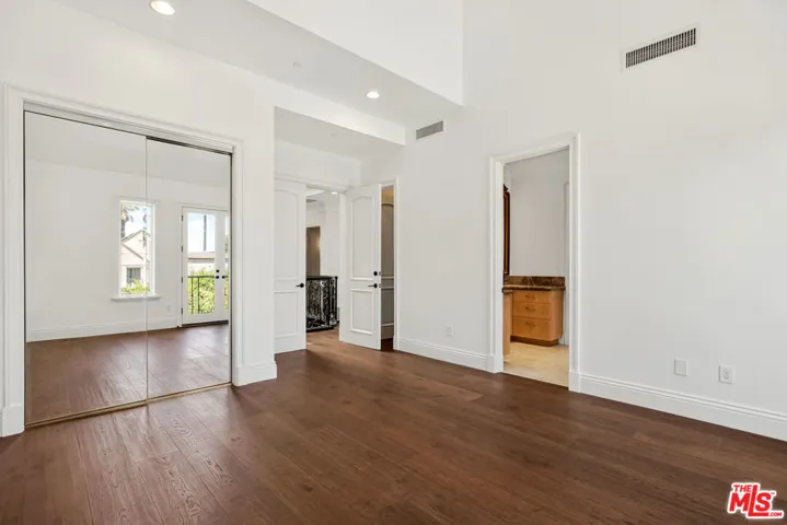 520 N Palm Drive, Beverly Hills, California 90210