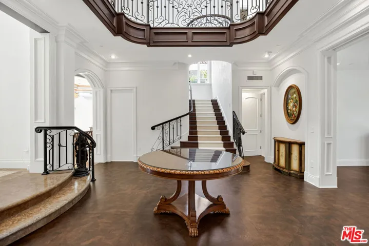 520 N Palm Drive, Beverly Hills, California 90210