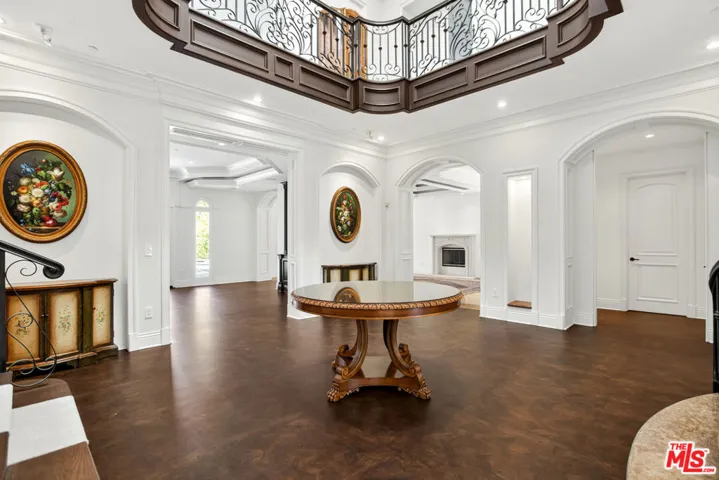 520 N Palm Drive, Beverly Hills, California 90210
